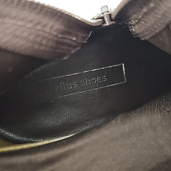 ELLUS Leather tall boots round toe zipper closure Size 6 rubber soles - Picture 9 of 13